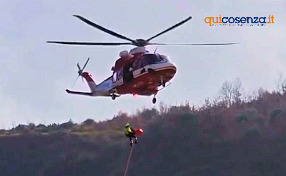 Vigili del fuoco evacuazione elicottero