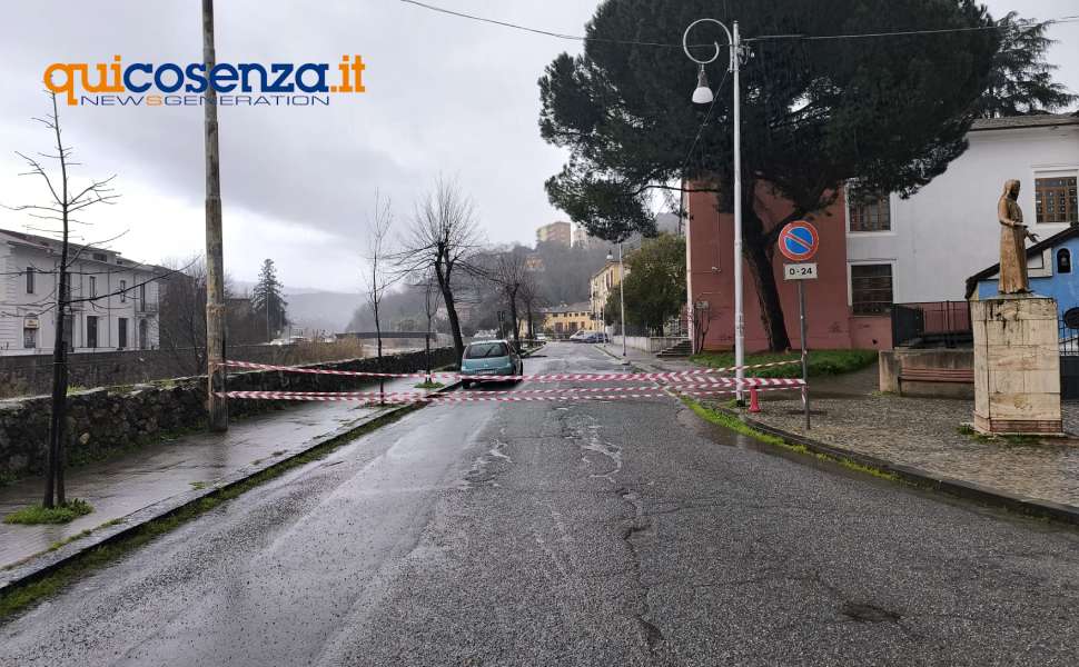 cedimento strada lungo crati spirito santo cosenza 03