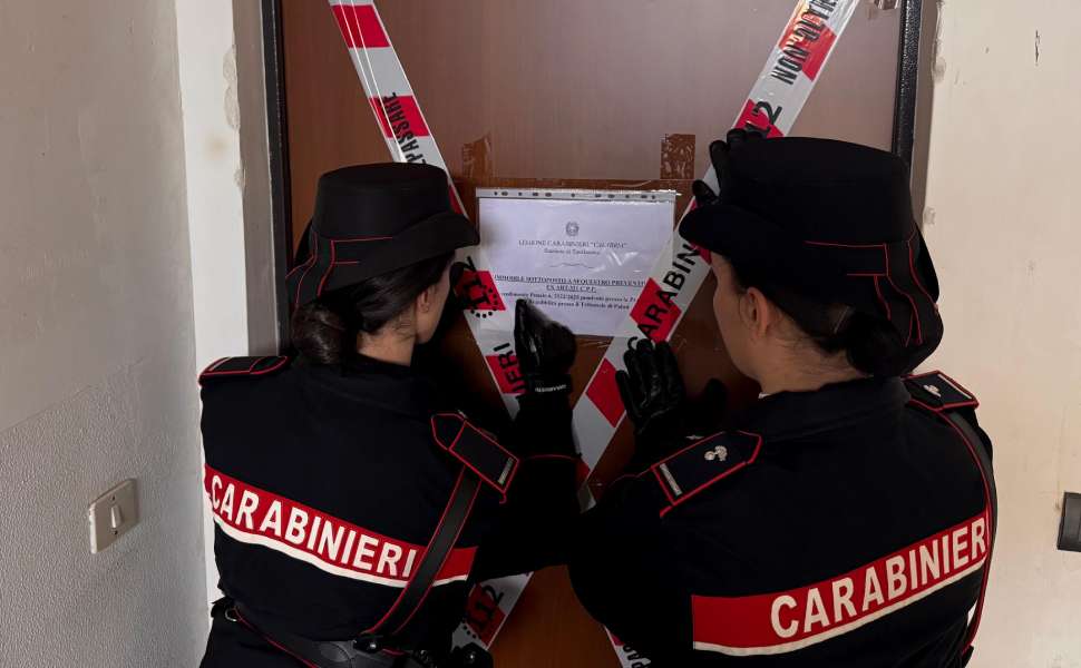 Occupa abusivamente una casa popolare, carabinieri sgomberano l’appartamento 51 occupazione abusiva casa popolare carabinieri