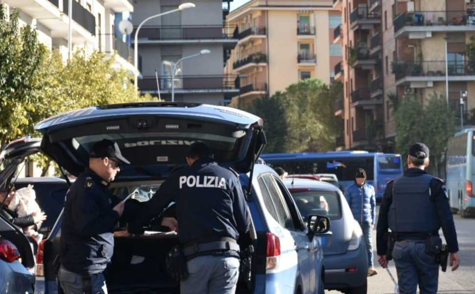 polizia controlli cosenza droga autostazione
