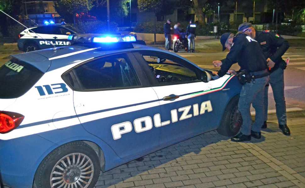 polizia guerriglia urbana schiavonea