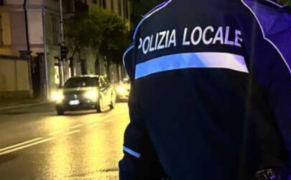 polizia locale rende controlli movida