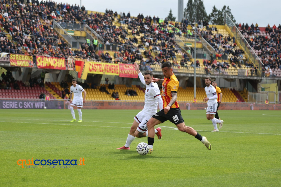Benevento-Cosenza 1-1: Beretta risponde a Salvemini. I lupi agganciano la Salernitana al terzo posto 54 Benevento Cosenza Calcio 01