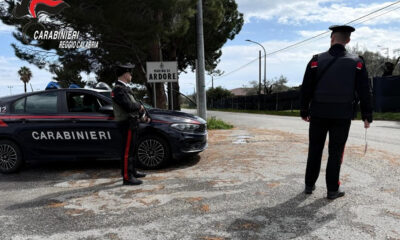 Carabinieri furiosa lite