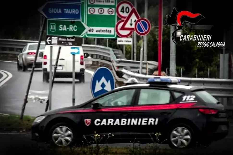 Proiettili di kalashnikov e pistola nella buca delle lettere, grave intimidazione alla sindaca 51 proiettili sindaca