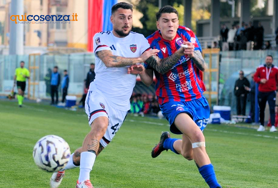 Si ferma la corsa del Cosenza Calcio. Doppio Chiricò regala il successo al Casarano, inutile l'1-2 di Cannavò 55 Casarano Cosenza 03