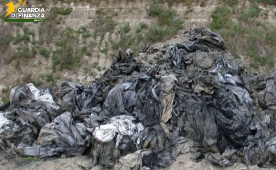 Terra dei Fuochi: maxi confisca da 204 milioni, anche a Cosenza. L’impero dei rifiuti dei fratelli Pellini 51 Confisca Napoli rifiuti 02