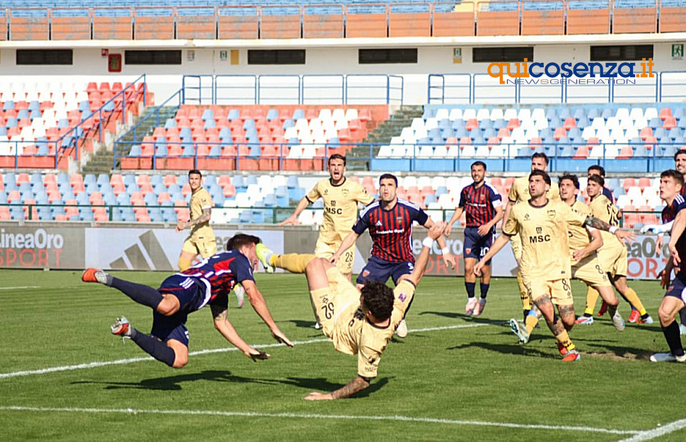 Cosenza Calcio, Buscè elogia la rimonta per 3 a 2 contro il Sorrento: “Vittoria di carattere, ma l’espulsione...” 53 Cosenza Sorrento