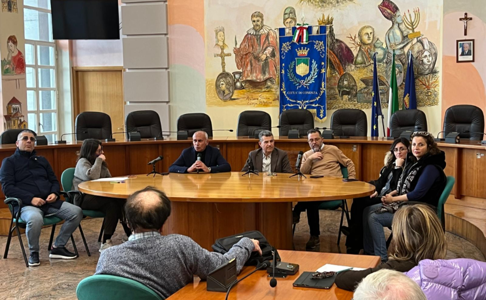 Palazzo dei Bruzi apre ai cittadini, a Cosenza arrivano i Comitati di Quartiere per "soluzioni migliori" 51 Cosenza-comitati-di-quartiere.
