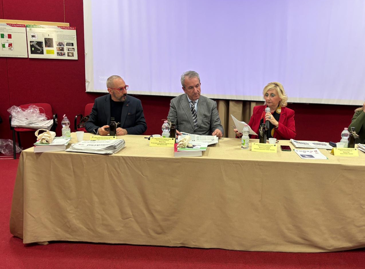 Scuola e legalità: patto formativo tra gli Istituti di Rosarno, Corleone, Brancaccio e l’UniCal 51 Scuola e legalità: patto formativo tra gli Istituti di Rosarno, Corleone, Brancaccio e l’UniCal