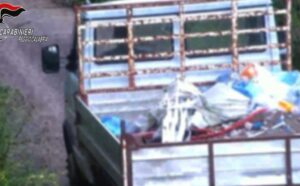 Discarica carabinieri taurianova 02