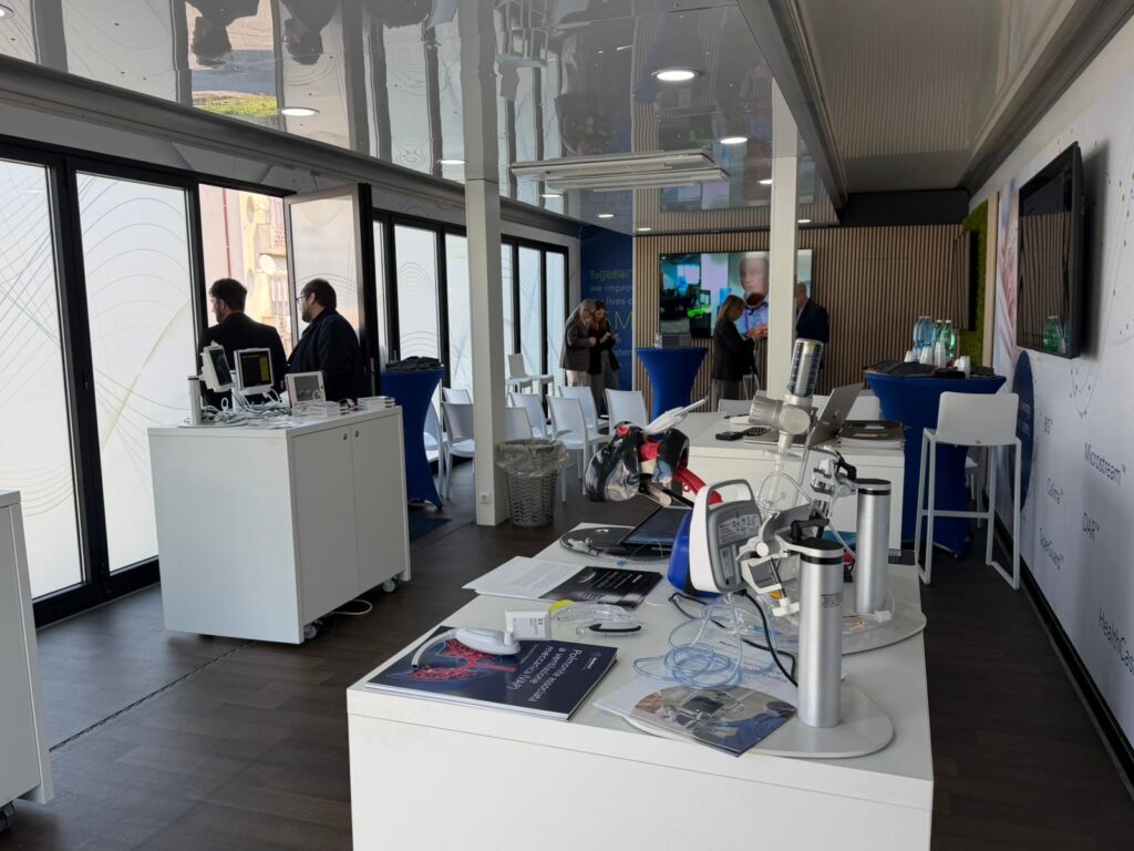All'Annunziata fa tappa il truck Medtronic: innovazione e formazione per medici e operatori sanitari 52 Foto 3 1