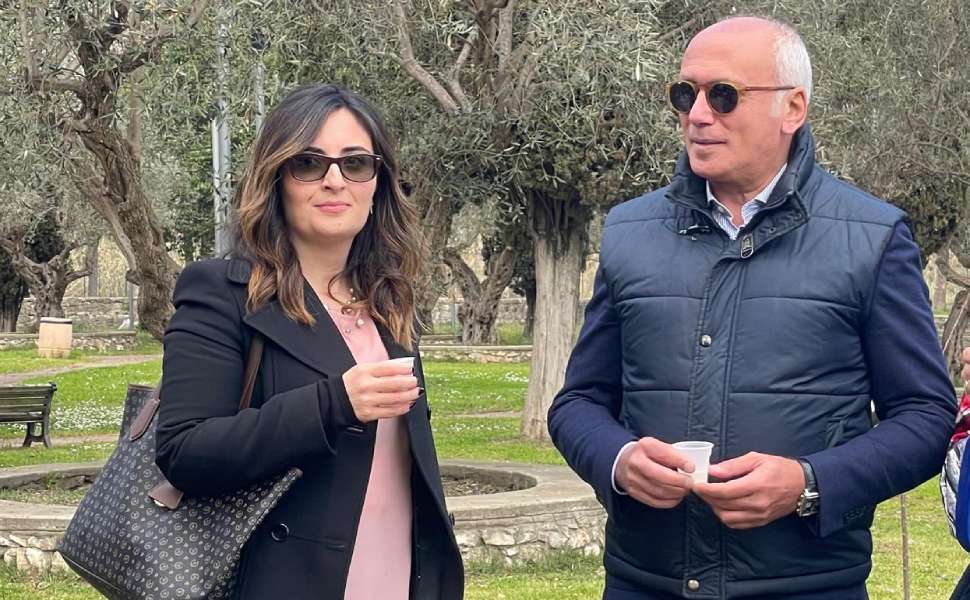 Raccolta differenziata a Cosenza, completata la rete con 20 ecoisole attive e 3 “mangia plastica” 53 Franz Caruso ass. Varchera ecoisole