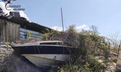 Sequestrata area di rimessaggio barche Imbarcazione Carabinieri