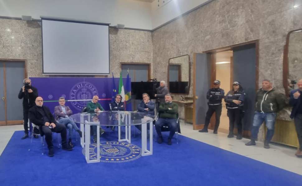 Incontro tifosi Cosenza Calcio e Comune di Cosenza