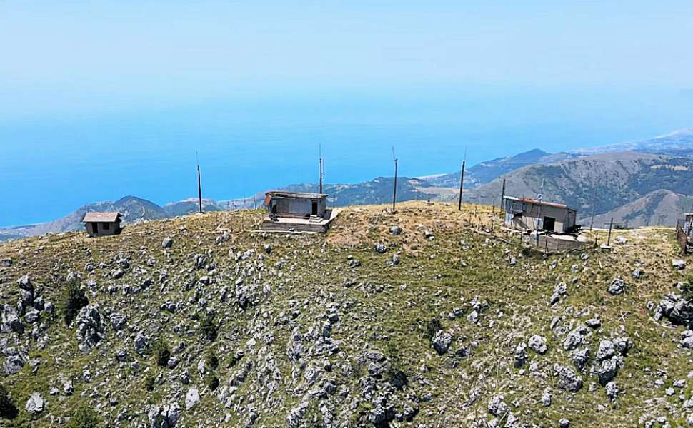 Monte Cocuzzo: Legambiente «rimuovere con urgenza i manufatti in cemento, scempio ambientale» 52 Manufatti Legambiente monte Cocuzzo 01