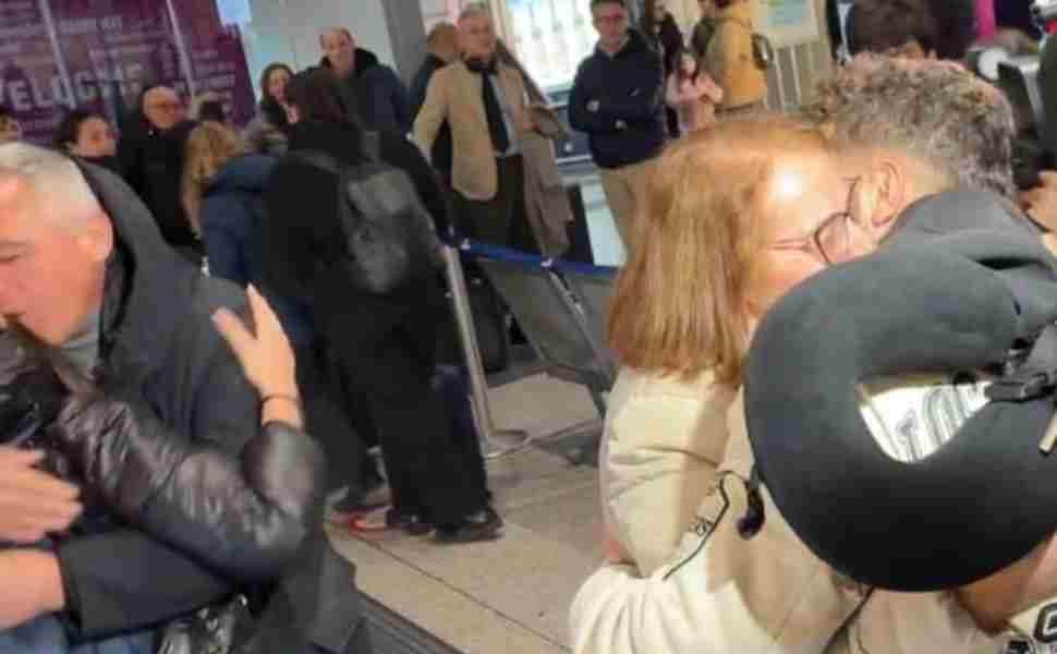 Dubai, il volo e la fine di un incubo, Mirko racconta il ritorno in Italia: «L'inno un atto liberatorio» 56 Mirko_Dubai