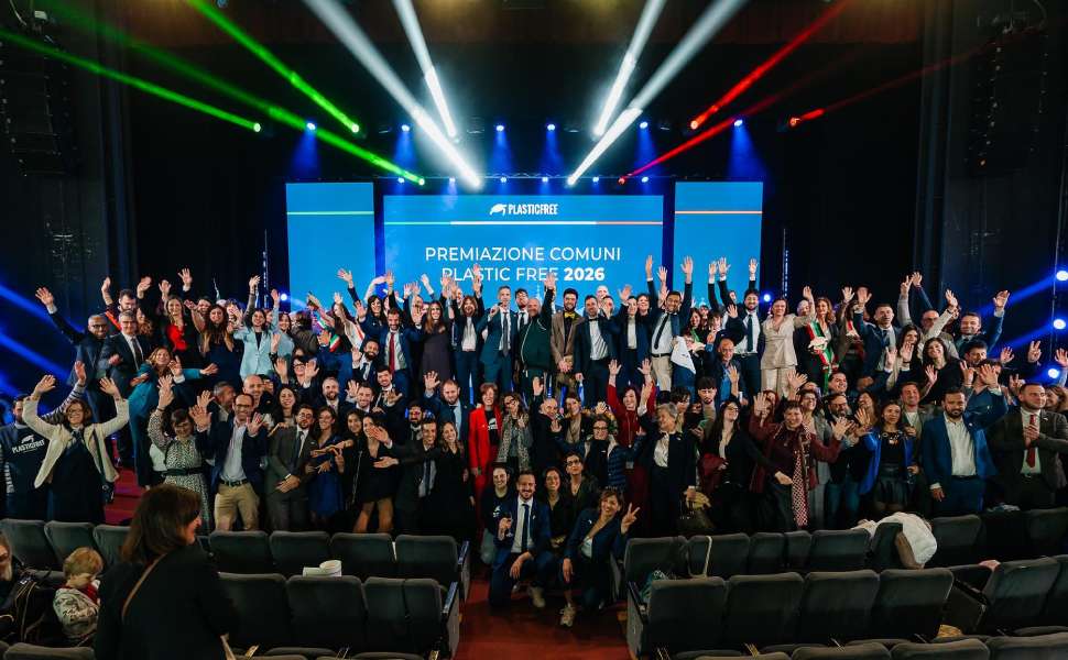 Plastic Free: 7 Comuni calabresi premiati, Tortora conquista le 'tre tartarughe' 53 Plastic Free Tortora 3 tartarughe 02
