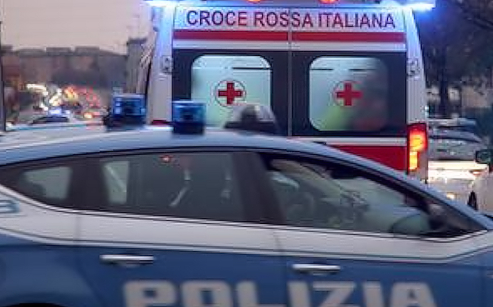 Poliziotti salvano una bambina
