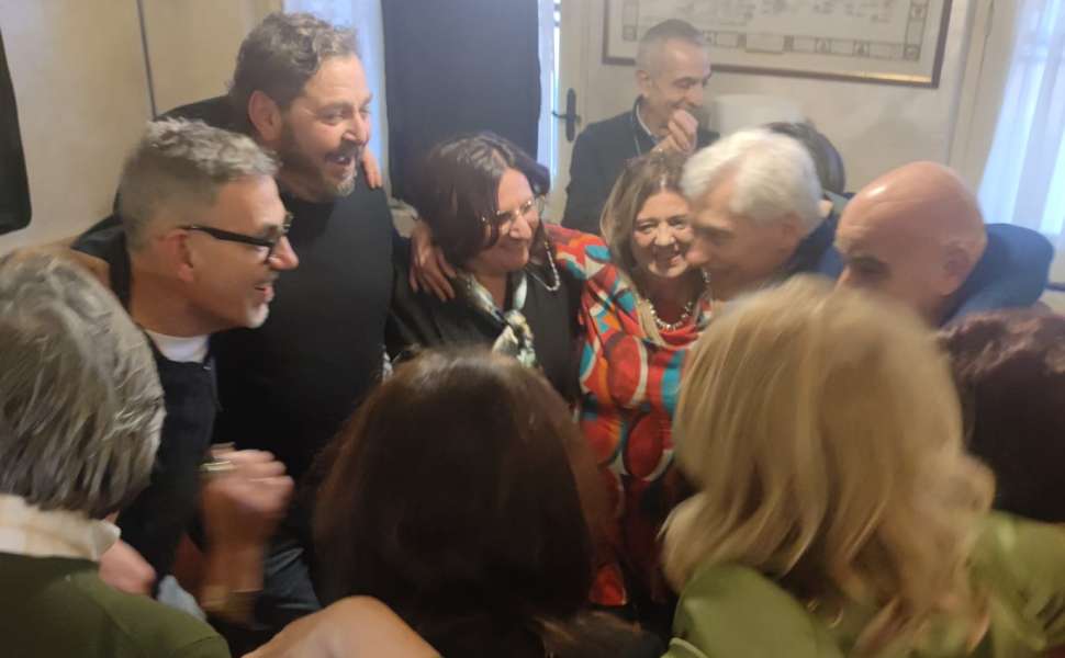 Cosenza, emozioni senza tempo: rimpatriata della V G del "Pezzullo" a 40 anni dall’ultima campanella 54 Rimpatriata V G Pezzullo 1985_86 04