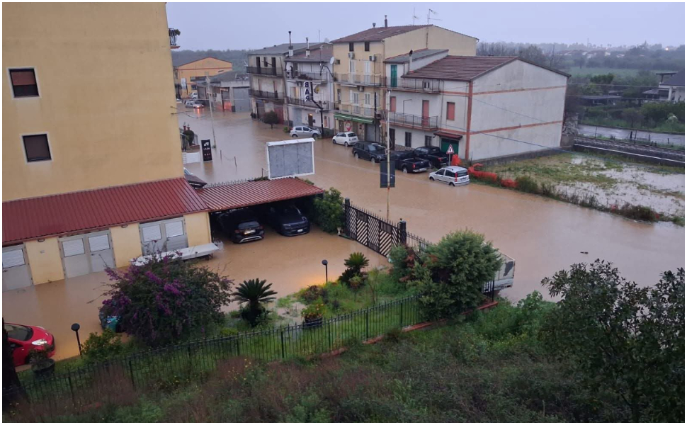 Statale 106 allagata Corigliano Rossano località Toscano