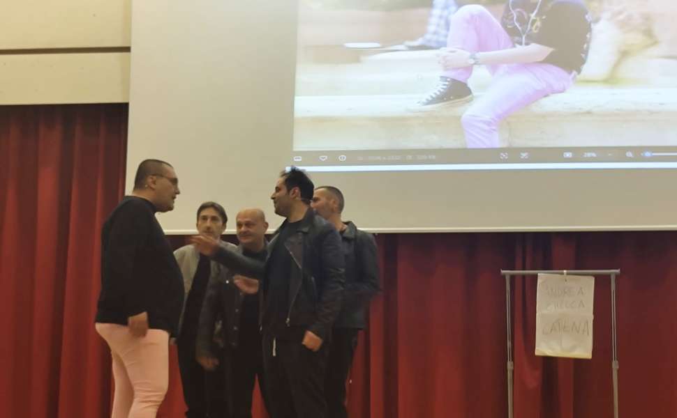 “La Metamorfosi del Dolore”: al Telesio di Cosenza il teatro diventa cura per i “Ragazzi Interrotti” 54 Telesio - Ragazzi interrotti 03