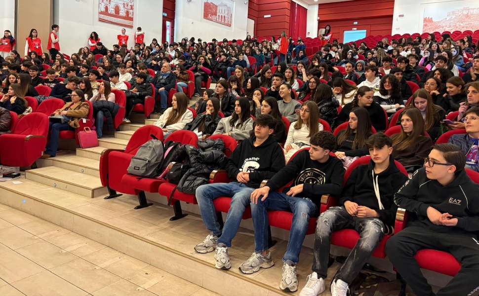 “La Metamorfosi del Dolore”: al Telesio di Cosenza il teatro diventa cura per i “Ragazzi Interrotti” 52 Telesio - Ragazzi interrotti 04