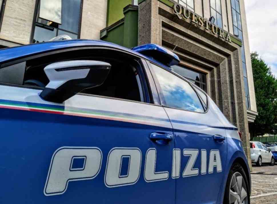 Rissa in pieno centro, emessi 5 fogli di via e 2 Daspo 51 rissa