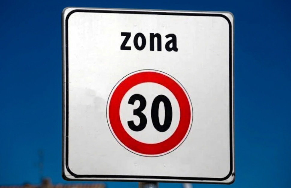 Cosenza, l'opposizione demolisce le “Zone 30”: «propaganda e semplici limiti. Piano sulla Mobilità inesistente» 51 Zona 30 Cosenza