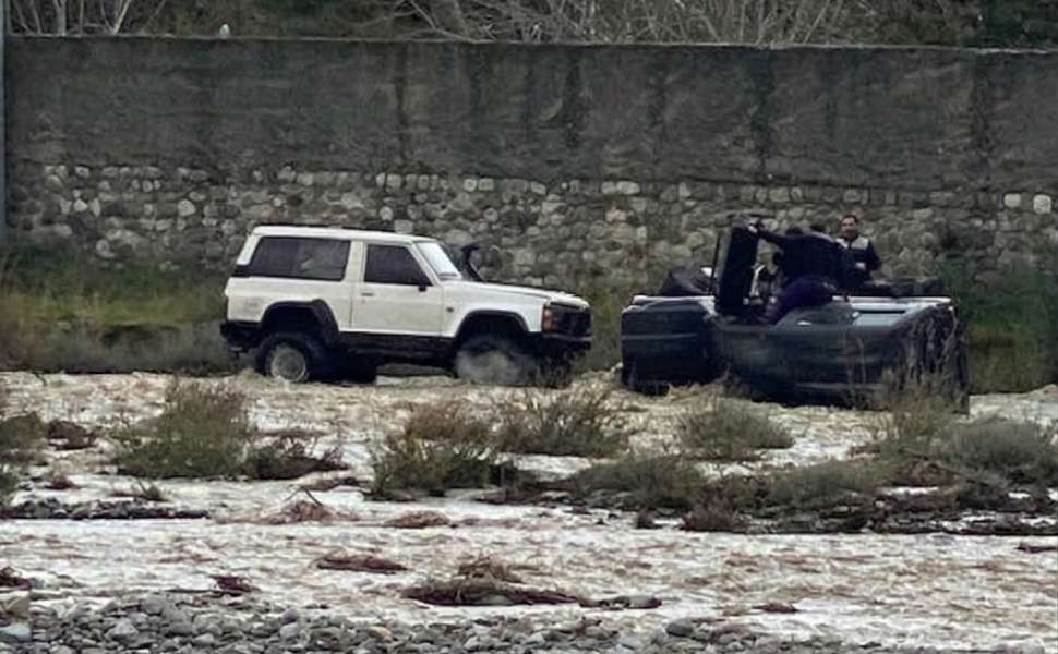 auto si ribalta torrente 02