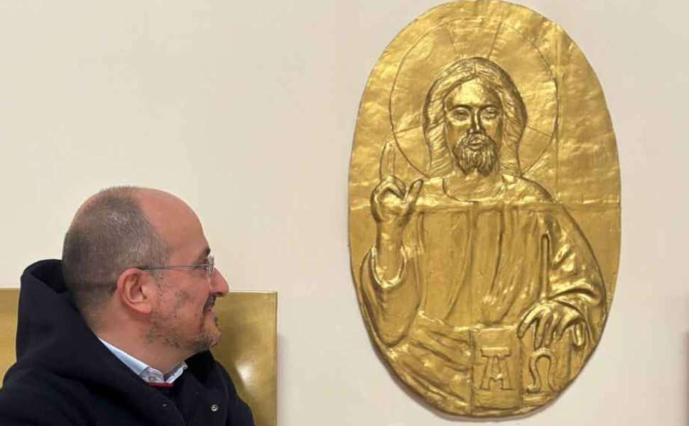 Arte e fede a Cosenza: nella Chiesa di Cristo Re, inaugurato il bassorilievo "Cristo Maestro" 52 bassorilievo cristo re 02