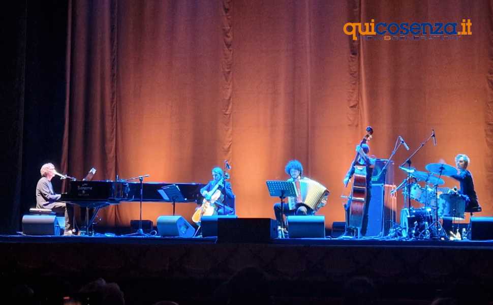 Straordinario ed elegante: l'anima e la poesia di Sergio Cammariere incantano il pubblico di Cosenza 53 cammariere al Rendano 05