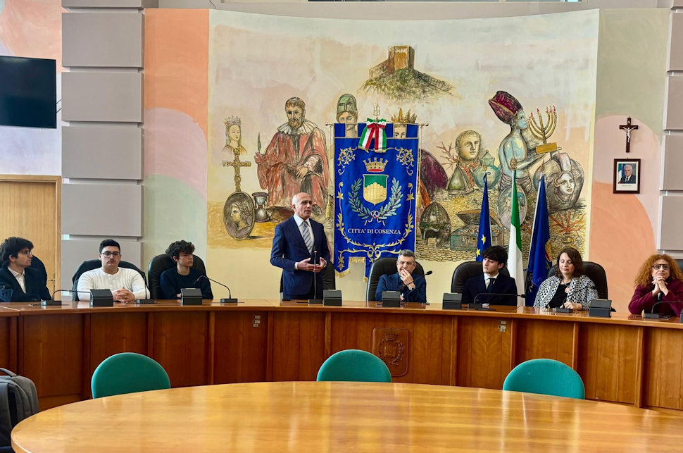 "Città Italiana dei Giovani 2026", Cosenza in finale per il titolo. Sfida con Roma e Ascoli Piceno 52 capitale dei giovani Cosenza