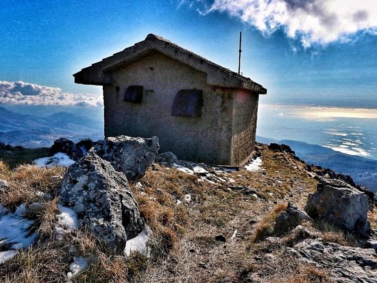 Monte Cocuzzo: Legambiente «rimuovere con urgenza i manufatti in cemento, scempio ambientale» 53 Manufatti Legambiente monte Cocuzzo 03