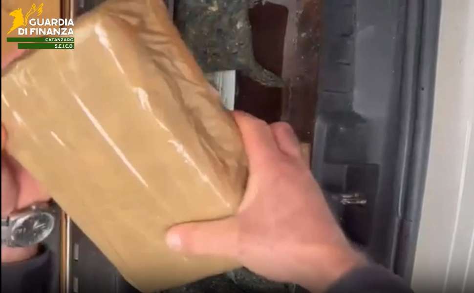 operazione antidroga ariola 01