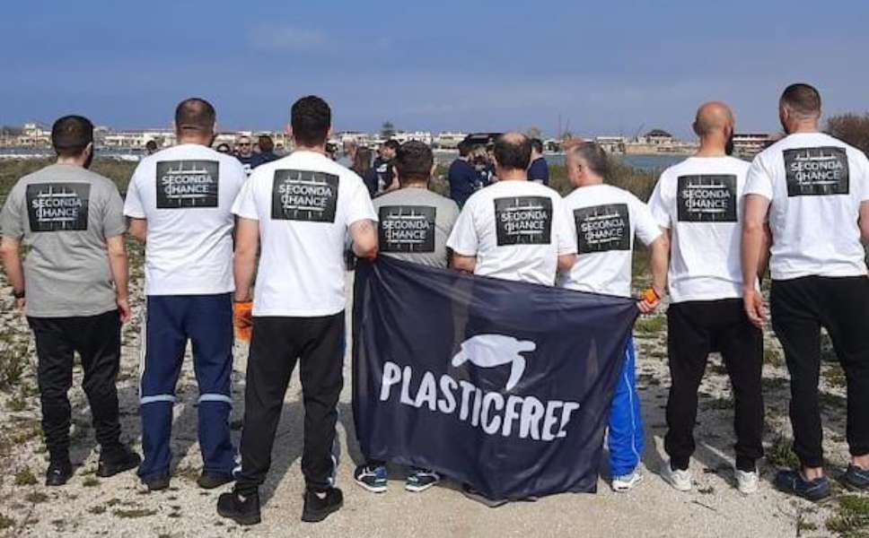 plastic free - detenuti - seconda chance 02