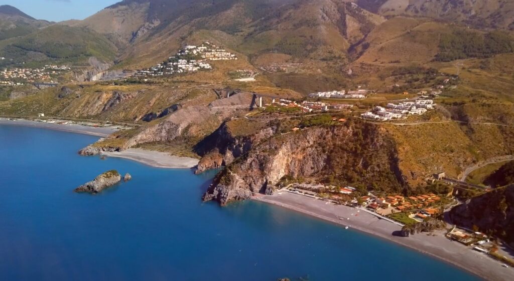 Sinus Underwaterwine: in Calabria il vino affinato sott’acqua tra innovazione e tradizione