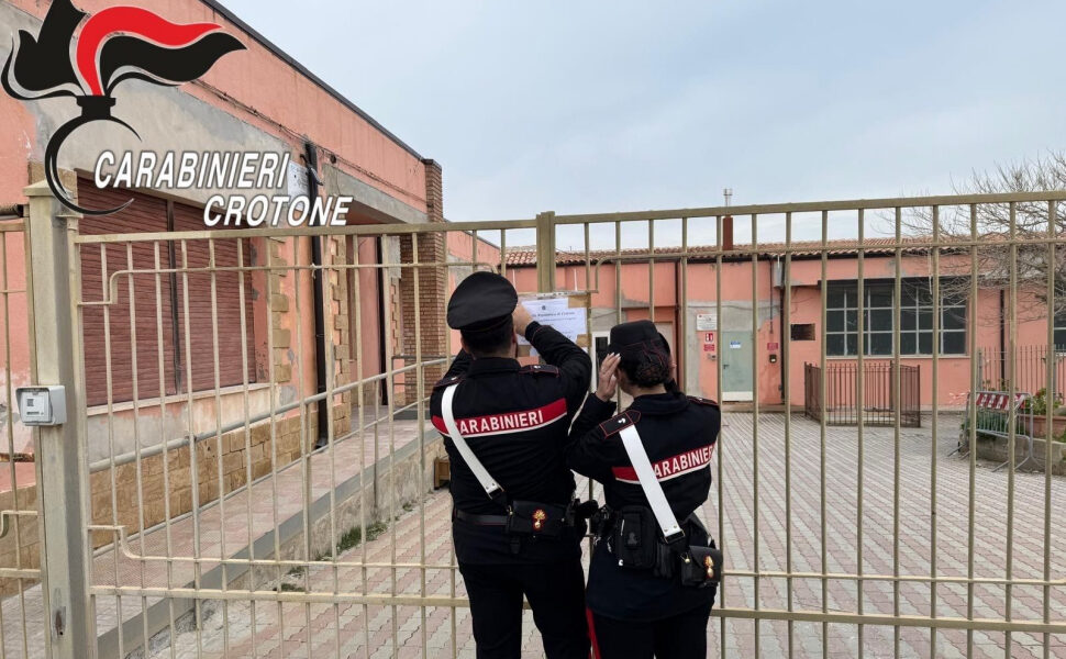 scuola crollo le castella