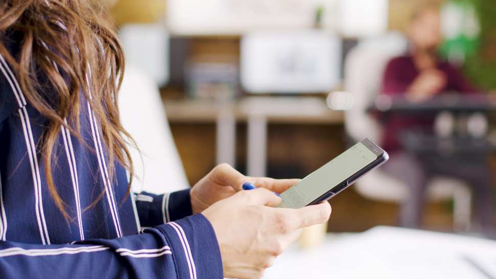 La scuola e sfida del digitale: investimenti, formazione e nuove regole. Cellulare vietato in 9 istituti su 10 52 scuola cellulare 2