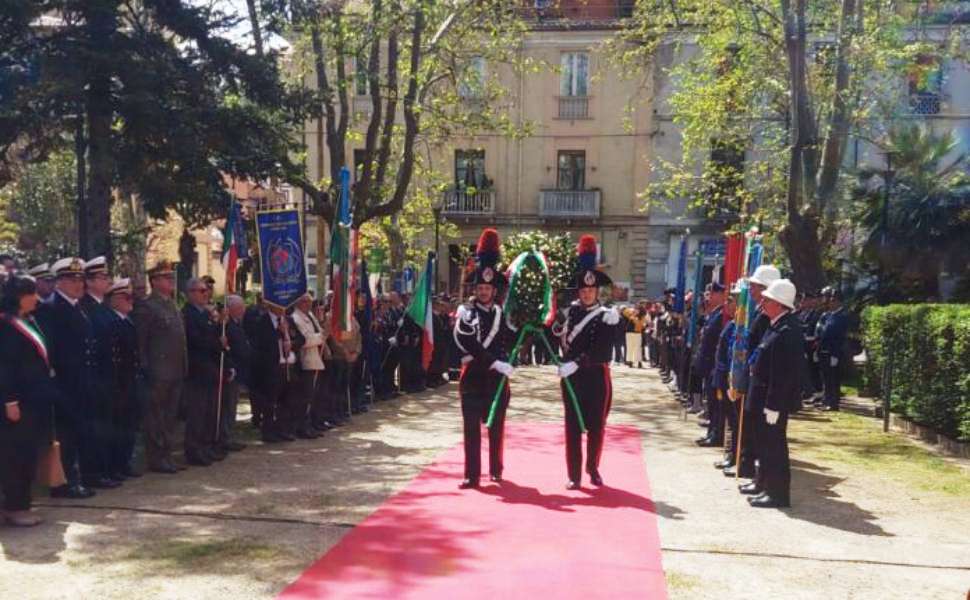 25 aprile: a Cosenza l’81° anniversario della Liberazione con le Forze Armate e le autorità 53 25 Aprile Liberazione Cosenza 03
