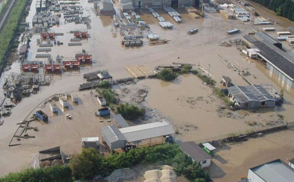 Alluvione 2006: 3 vittime e danni ingenti. Provincia di Vibo dovrà restituire 1,6 milioni alla Regione 52 Alluvione Vibo - 2006 - provincia regione Tar