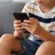 Bambini connessi smartphone tablet