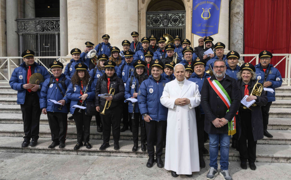 Musica e fede: la Banda di Orsomarso all'udienza con Papa Leone, tra preghiera e solidarietà 54 Banda Orsomarso Papa Leone 02
