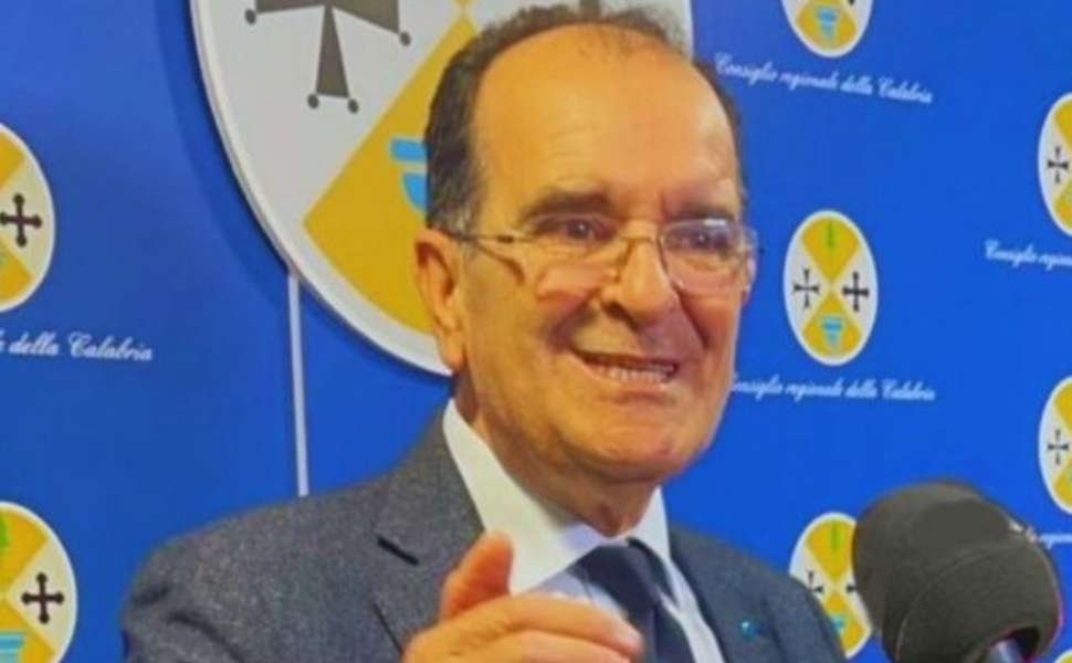 Allarme lupi in Calabria, Bruno «aziende a rischio: piano urgente e risarcimenti equi» 53 Consigliere regionale Enzo Bruno - lupi