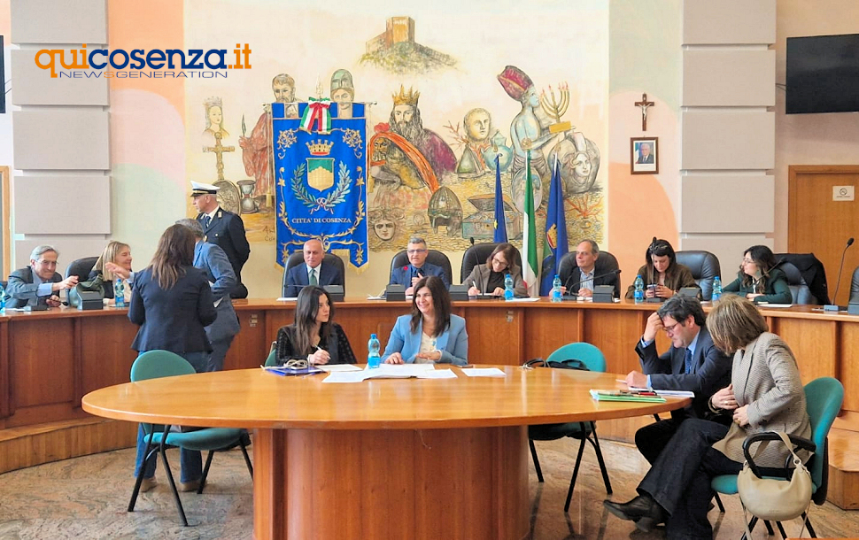 Cosenza Calcio, si può davvero togliere il Marulla al duo Guarascio-Scalise? La risoluzione spiegata punto per punto 53 Consiglio Comunale Cosenza risoluzione Revoca MArulla