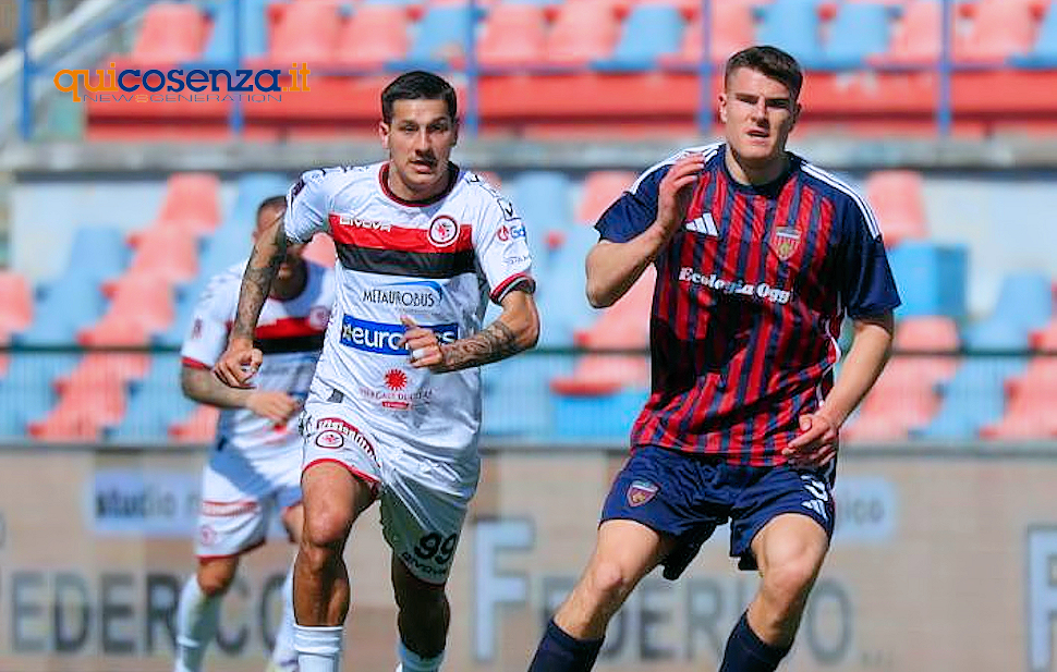 Cosenza-Foggia: 1-0. Decide Ciotti, settimo sigillo interno di fila e terzo posto. Baez sbaglia un rigore 53 Cosenza Foggia 06