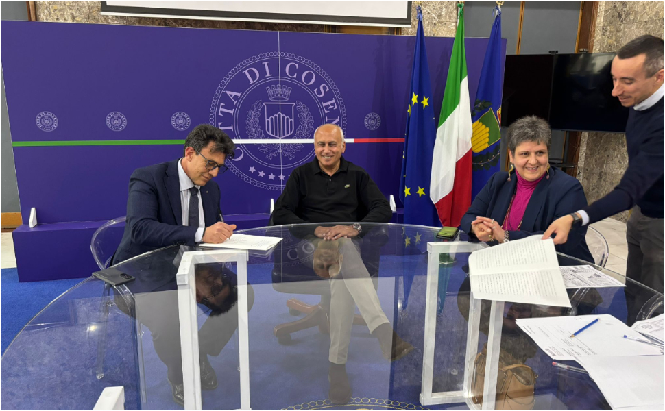 Cosenza-ingegneri-firma-albergo-bologna