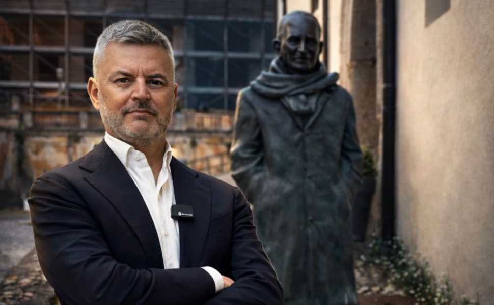 Cosenza, 110 anni dalla nascita di Mancini: «incontro alla statua in bronzo, il futuro comincia da qui» 52 Giacomo Mancini 02