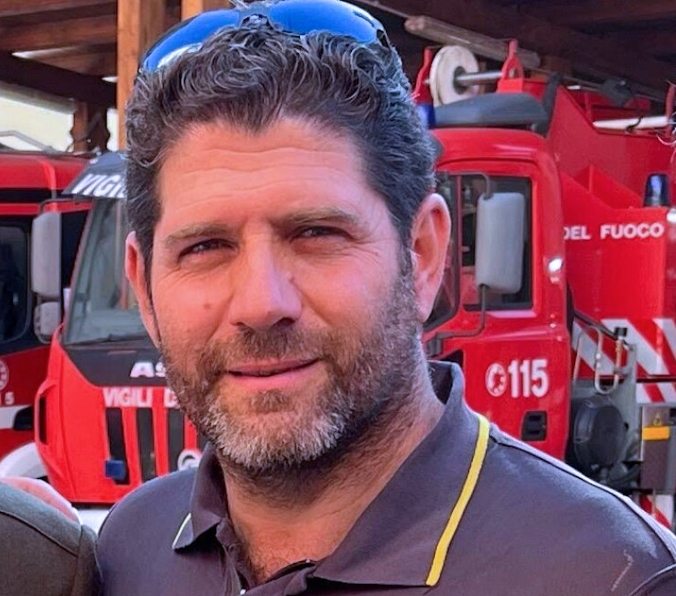 Lutto nei Vigili del Fuoco di Cosenza: morto Massimo Magnelli, domani i funerali a Montalto Uffugo 53 Massimo MAgnelli vigile del fuoco