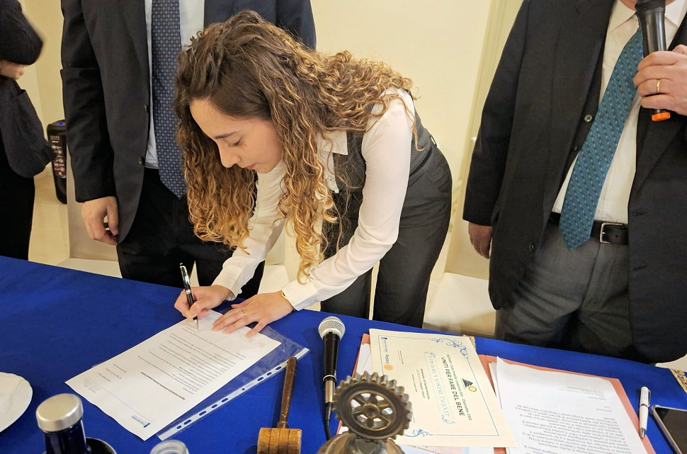 Eccellenza e Innovazione in Calabria: alla giovane Megan Macrì una borsa di studio per il premio “I Nostri Talenti” 53 Megan Macrì Rotary Internet & Idee S.r.l.3